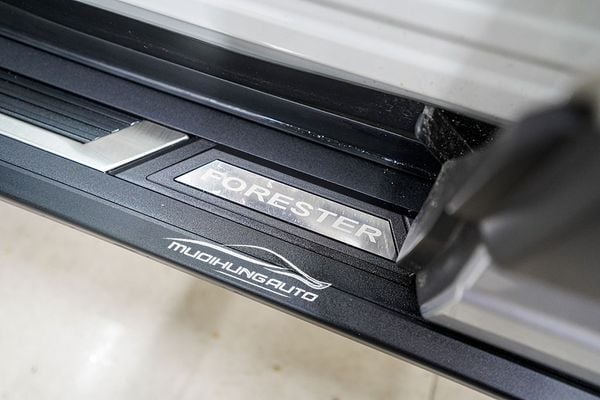 Lắp Bệ Bước Lên Xuống Xe Subaru Forester 2023