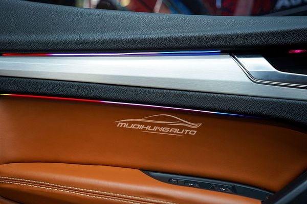 Độ Đèn LED Nội Thất Ma Trận Cho Xe Audi Q5 2022