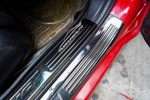 Lắp Nẹp Bước Chân Cho Xe Honda Civic 2017