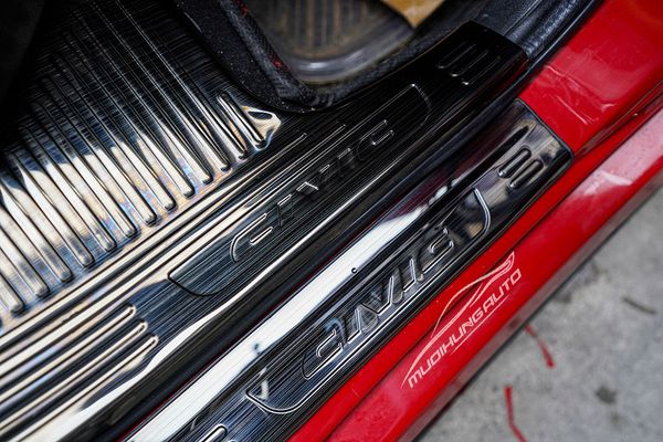 Lắp Nẹp Bước Chân Cho Xe Honda Civic 2017