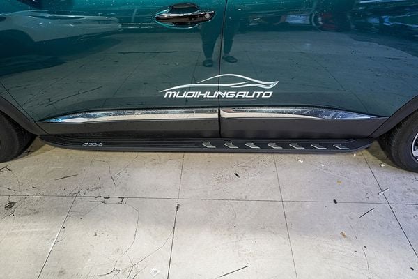 Lắp Bệ Bước Chân Cho Xe Peugeot 5008 2022