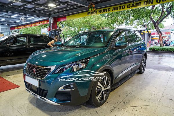 Lắp Bệ Bước Chân Cho Xe Peugeot 5008 2022