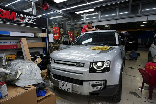 Gắn Camera Hành Trình Vietmap TS-2K Chính Hãng Cho Xe Land Rover Defender