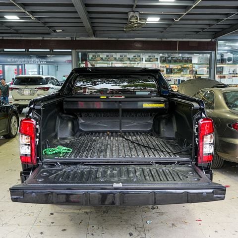 Gắn Nắp Thùng Cuộn Option Roll Cao Cấp Cho Xe Mitsubishi Triton 2022