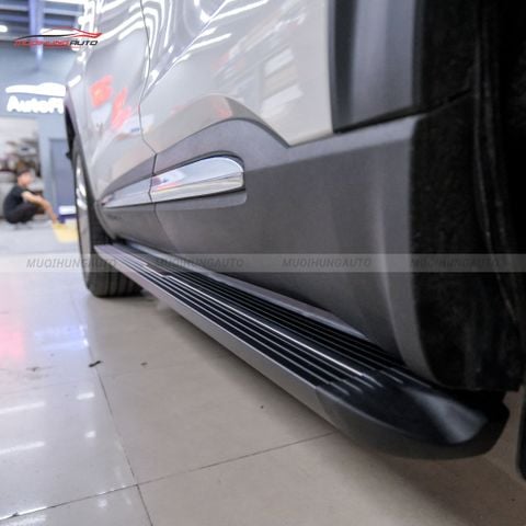 Bệ bước chân Ford Explorer 2022