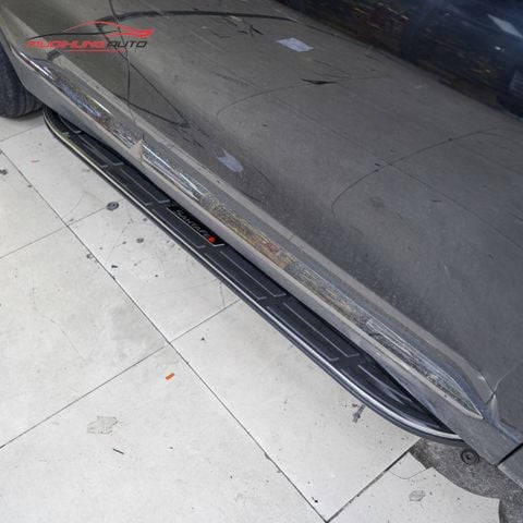 Bệ bước chân Hyundai Santafe 2020