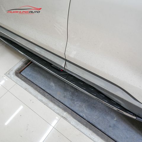 Bệ bước chân Hyundai Santafe 2021