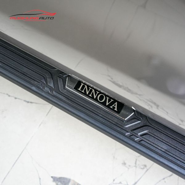 Bệ bước chân Toyota Innova 2022 - 2023