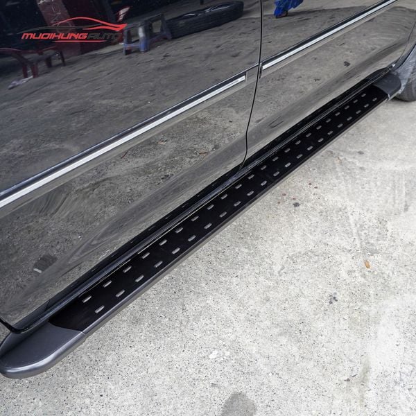 Bệ Bước Chân Toyota Innova 2018