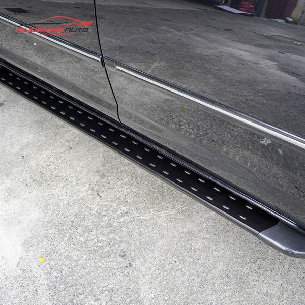 Bệ bước chân Toyota Innova 2022 - 2023