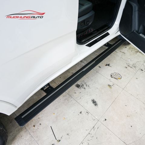 Bệ bước điện Ford Everest 2023