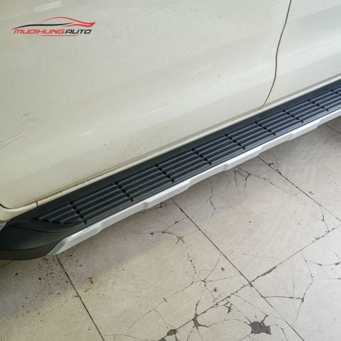 Bậc lên xuống Ford Ranger