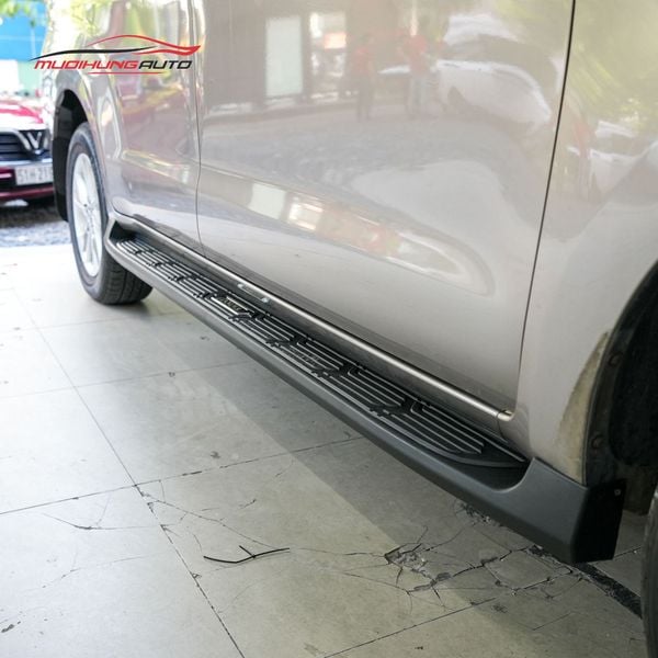 Bệ Bước Chân Toyota Innova 2007
