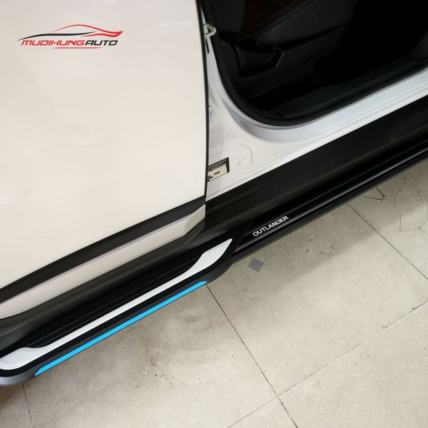 Bệ Bước Chân Mitsubishi Outlander 2020