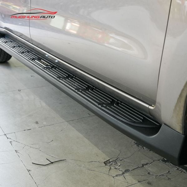 Bệ Bước Chân Toyota Innova 2019