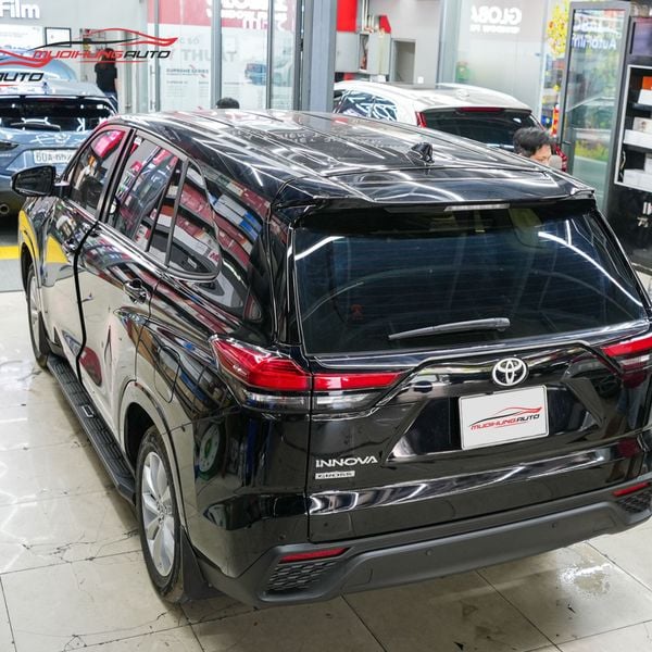 Bệ Bước Chân Toyota Innova Cross 2024