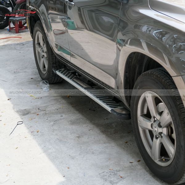Bệ Bước Chân Toyota RAV 2015+