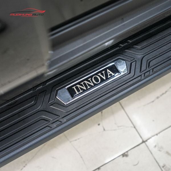 Bệ Bước Chân Toyota Innova Cross 2024