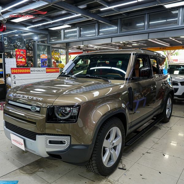 Bệ Bước Điện Land Rover Defender 2022