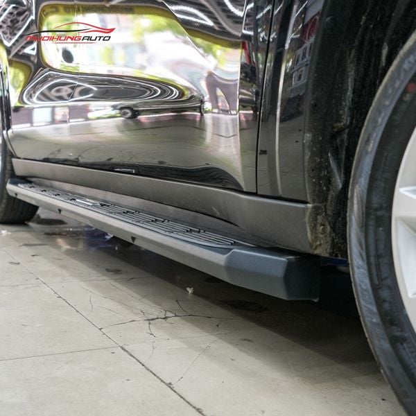 Bệ Bước Chân Toyota Innova Cross 2024