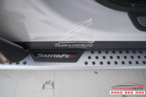 Bệ bước chân Santafe mẫu chấm bi chính hãng tại TPHCM