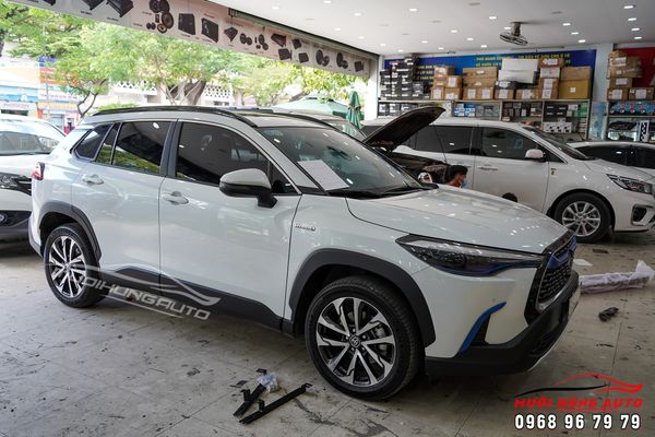 Bệ Bước Chân Mẫu Số 1 Cao Cấp Xe Corolla Cross Chính Hãng