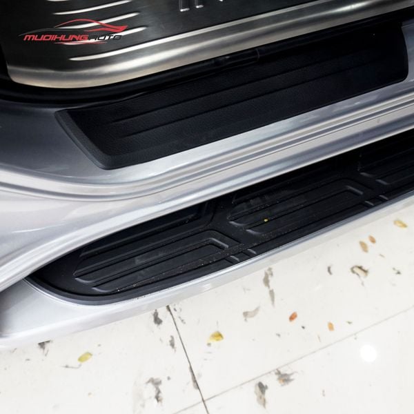 Bệ Bước Chân Toyota Innova 2019