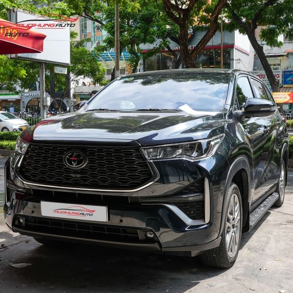Bệ Bước Chân Toyota Innova Cross 2024