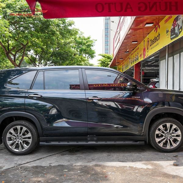 Bệ Bước Chân Toyota Innova Cross 2024