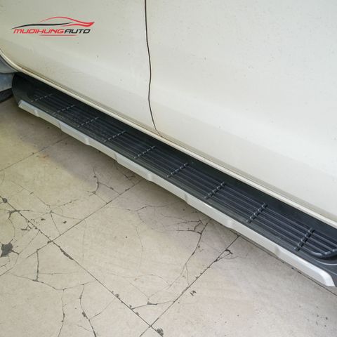 Bậc lên xuống Ford Ranger