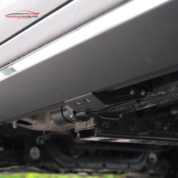 Bệ Bước Điện Toyota Hilux 2019