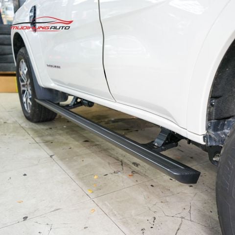 Bệ bước điện Ford Everest 2023