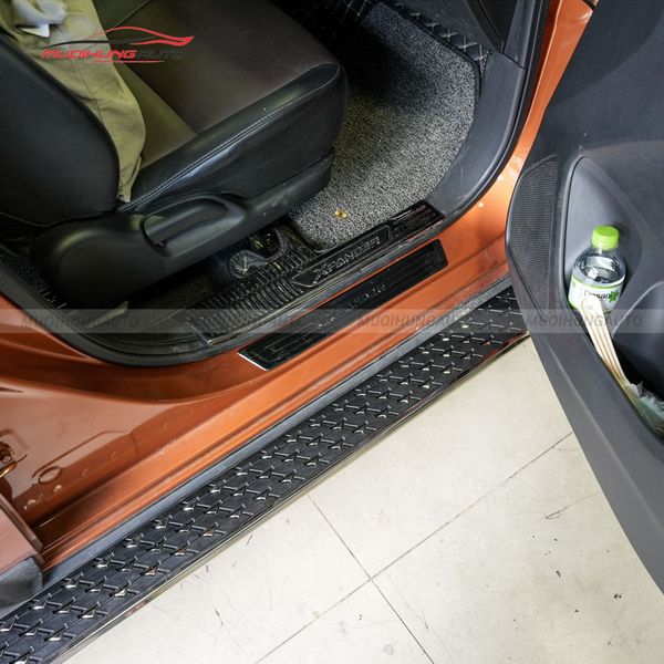 Bệ Bước Chân Mitsubishi Xpander Cross 2024