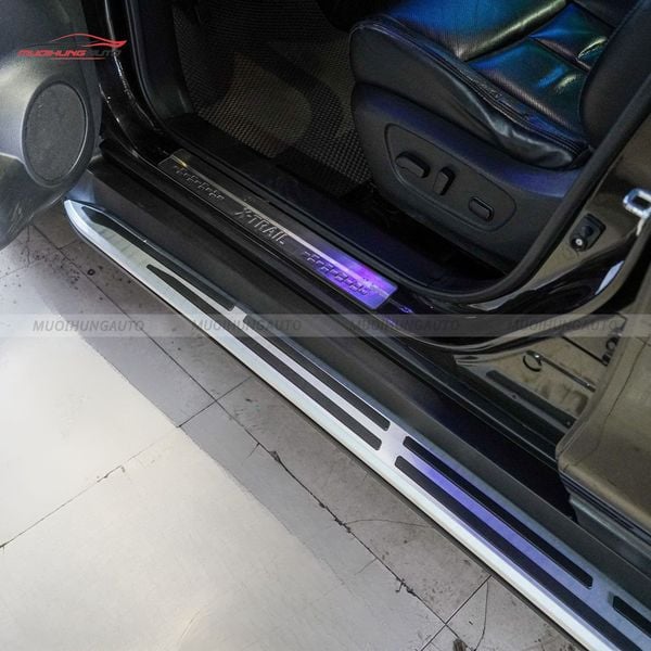 Bệ Bước Chân Nissan X-Trail 2017