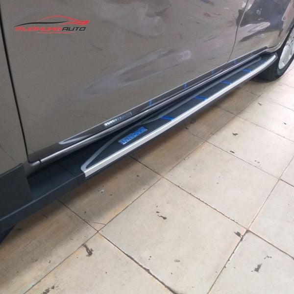 Bệ Bước Chân Toyota Innova 2007