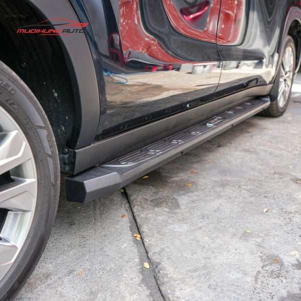 Bệ Bước Chân Toyota Innova Cross 2024