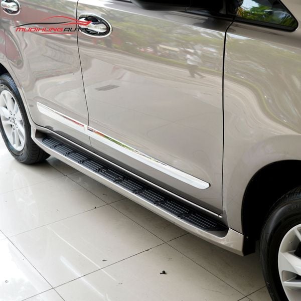 Bệ Bước Chân Toyota Innova 2007