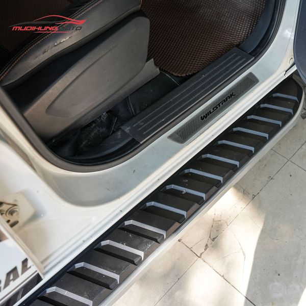 Bệ Bước Chân Ford Ranger