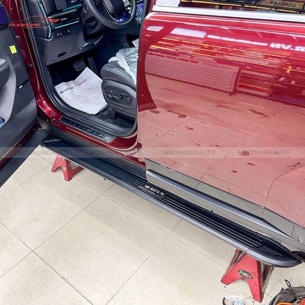 Bệ Bước Chân Hyundai Santafe 2025