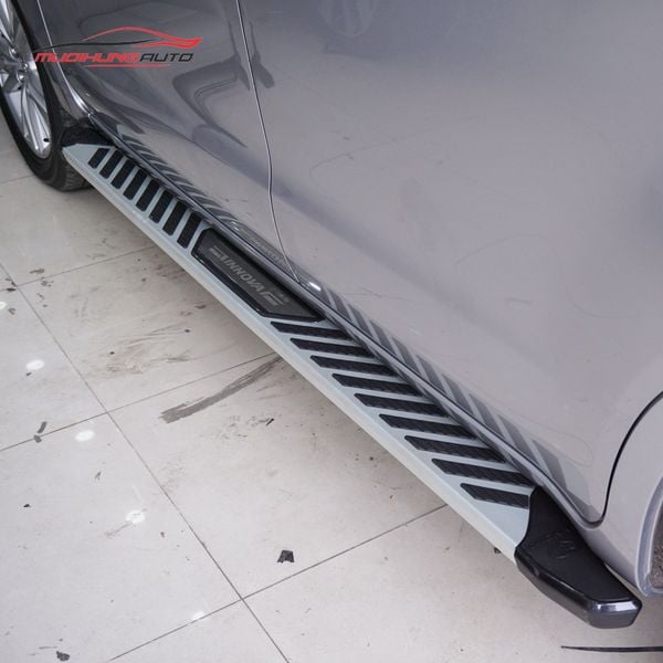 Bệ Bước Chân Toyota Innova 2018