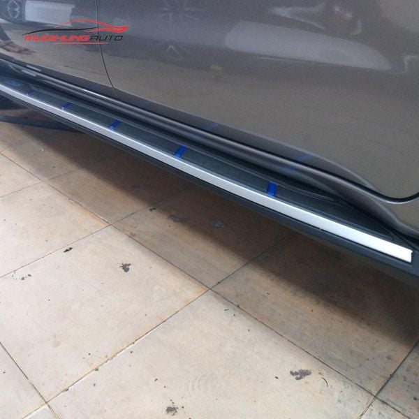 Bệ Bước Chân Toyota Innova 2019