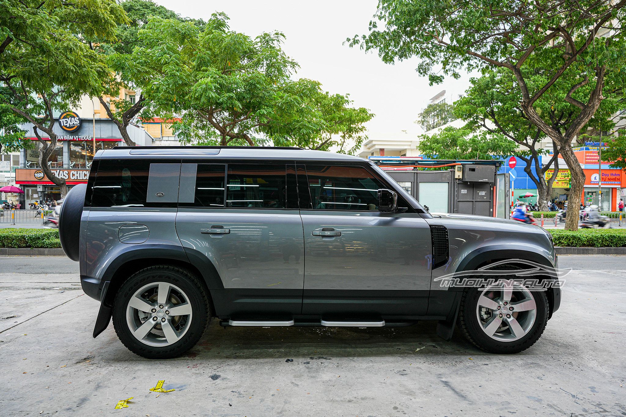 Bộ Chắn Bùn Cho Xe Land Rover Defender Cao Cấp Tại TPHCM - Mười Hùng Auto