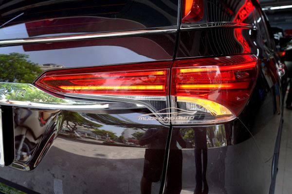 Đèn Hậu Zin Cho Xe Toyota Fortuner 2018 Chất Lượng