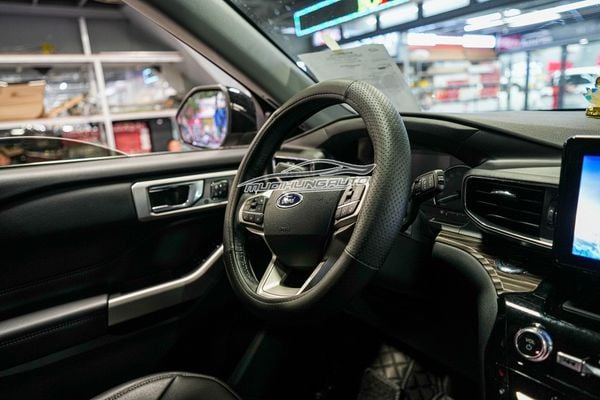 Bọc Da Vô Lăng Cao Cấp Cho Xe Ford Explorer 2022