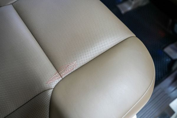 Bọc Ghế Da Bò Cao Cấp Cho Xe Lexus GX460 2015