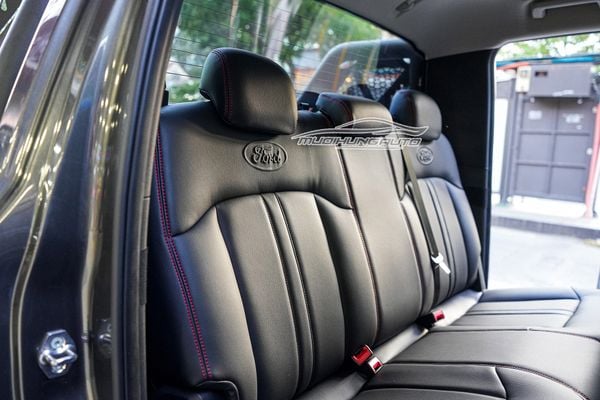 Bọc Ghế Da Màu Đen Sang Trọng Cho Xe Ford Ranger 2022
