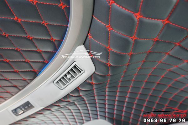 Bọc Trần Da Màu Đen Chỉ Đỏ Sang Trọng Cho Xe Toyota Innova