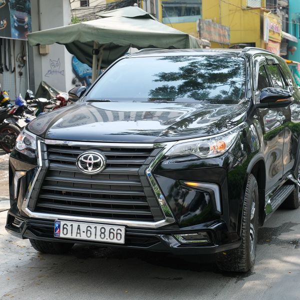 Body kit Fortuner 2019 -2020 Mẫu Lexus 570