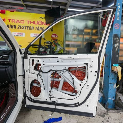 Cách âm cửa xe Subaru Forester 2023