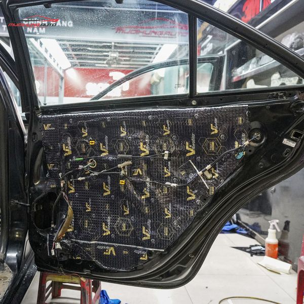 Cách Âm Cửa Xe Toyota Camry 2008